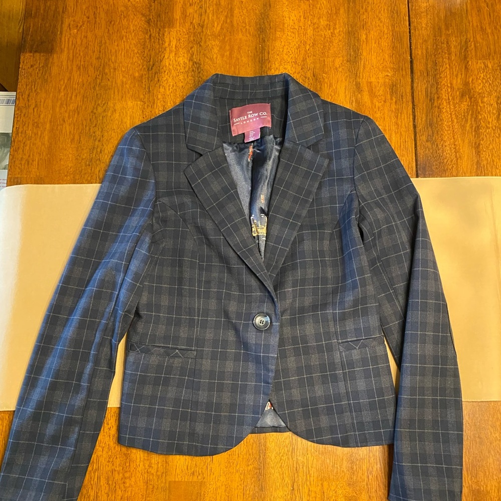 Savile Row. Women’s navy and gray plaid blazer with elbow patch’s. Size medium - Picture 4 of 15